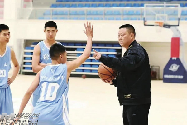 南阳市高中生篮球比赛冠军_南阳市高中篮球联赛_南阳体校篮球比赛