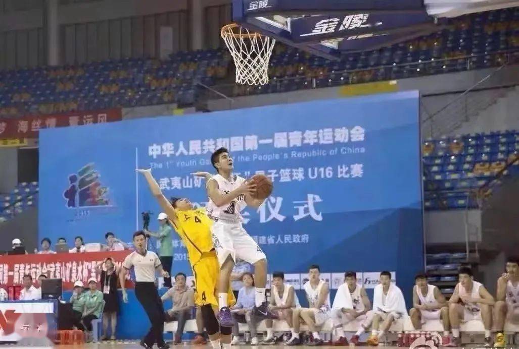 南阳篮球学校_南阳市高中生篮球比赛冠军_南阳市中学生篮球比赛