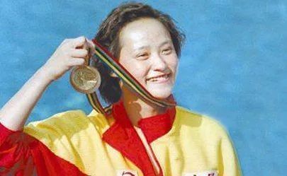 游泳跳板视频_游泳跳板冠军是谁啊_游泳冠军跳板是谁
