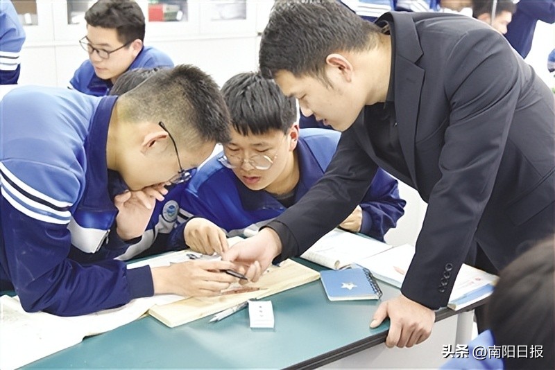 南阳师范学院篮球冠军是谁_南阳师范篮球场_南阳师范篮球队