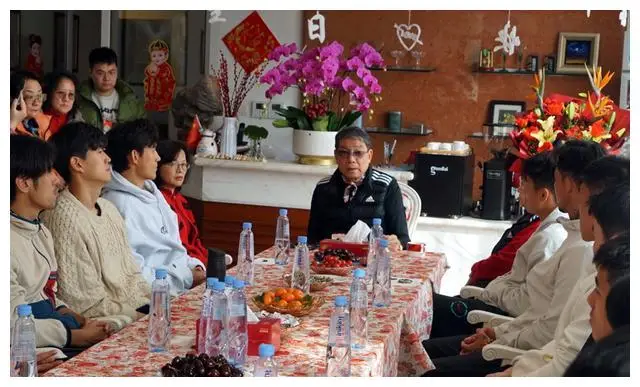 历史足球排名前十_赛事足球排名历史前中国球员_中国足球历史赛事排名前十